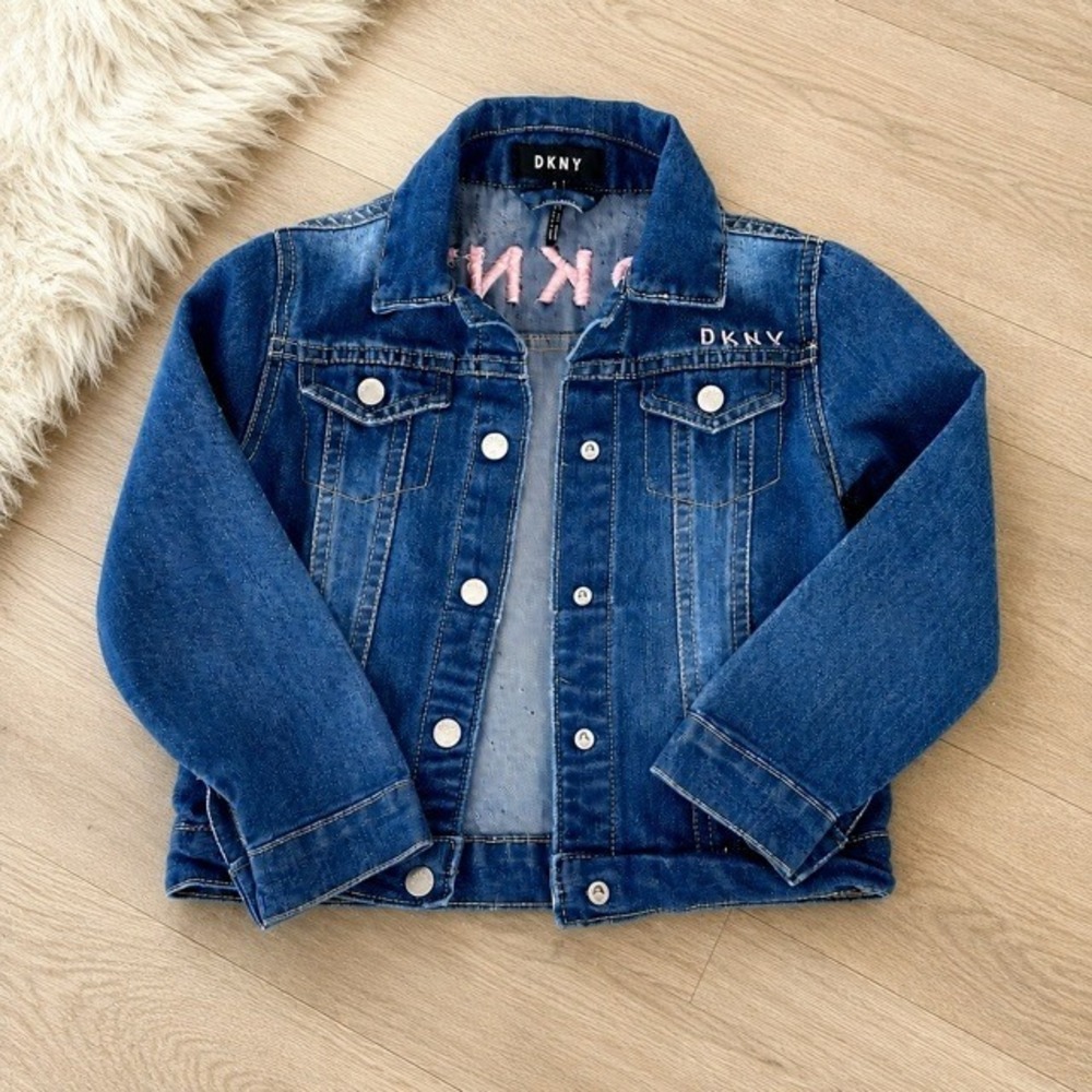 DKNY Girls Denim Jean Jacket Size 5 Blue Pink Embroidered Logo Snap‎ Front